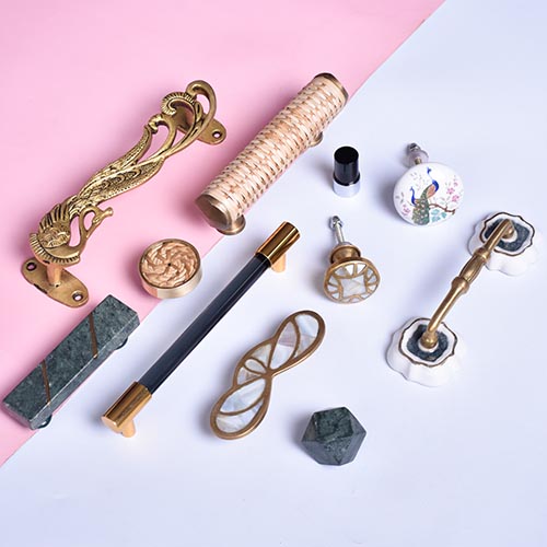Knobs & Handles