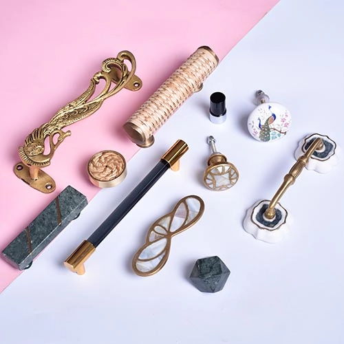 Knobs & Handles