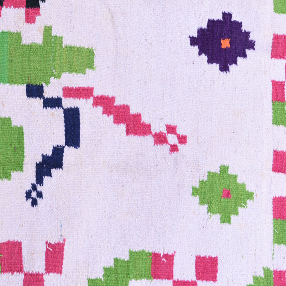 White Kids Playing In The Garden Durry