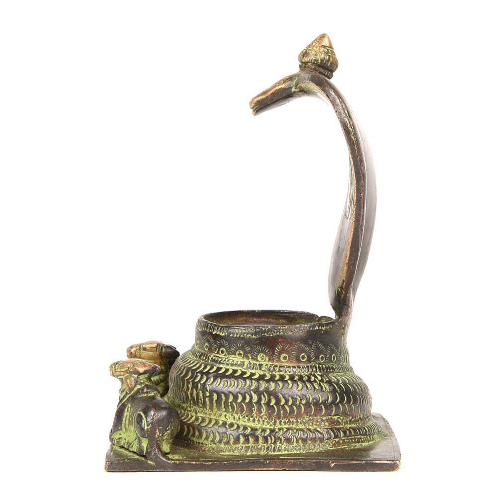 Bronze Cobra Hood with Two Cows Seated