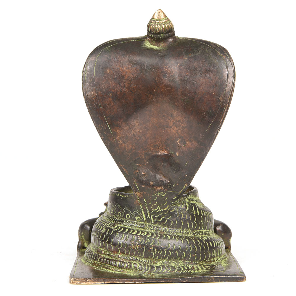 Bronze Cobra Hood with Two Cows Seated