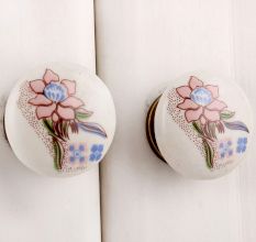 Mixed Amaryllis Flower Flat Knob