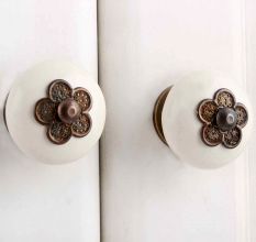 Myosotis Cream Ceramic Knob
