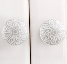 Grey Daisy Flower Flat Ceramic Knob