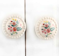 Cream Dahlia Floral Knob