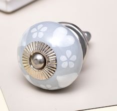 Grey White Heart Floral Knob