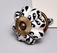 Black Leaf Ceramic Melon Knob