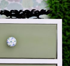 White Blue Dot Knob
