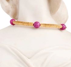 Elegant Golden Collar Necklace