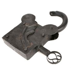 Vintage Indian Old Iron Hand Crafted Lock & Key in Working Condition