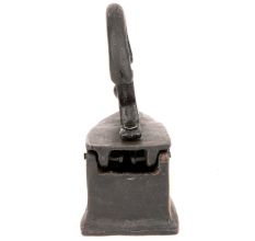 Vintage Coal Sad Iron Press Iron Tone Pot Metal with Small Latch