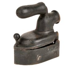 Old Rare Cast Iron Hand Crafted Burning Coal Lignite Use Cloth Iron