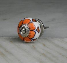 Sulfur Cinquefoil Knob