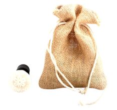 Cream Tiny Flower Bone Wine Stopper