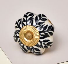 Black Leaf Medium Knob