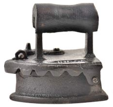 Wooden Handle Iron Press