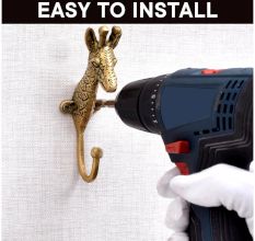 Solid Giraffe Animal Brass Hook