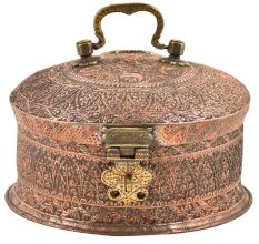 Handcrafted Embossed Copper Floral Decoration Pandaan Betal Box