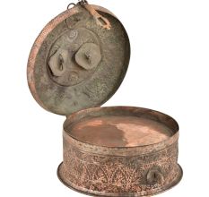 Hand Tooled Copper Floral Decoration Pandaan Betal Box