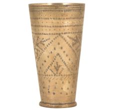 Dotted Leaf In Triangular Design Popular Brass Tumbler Or Glass
