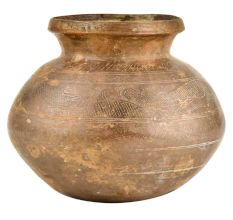 Home Decor Vertical Stripes Brass Holy Water Pot