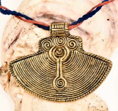 Big Fan Shaped Lines Engraved Golden AluminumMetal Pendant Necklace