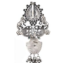 92.5 Sterling Silver Pendant Carved With Twin Horse Statues Peacocks On Either Side And Ghungaroos