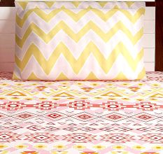 Bombay Dyeing Red Yellow Abstract 120 TC Cotton Double 1 Bedsheet With 2 Pillow Covers