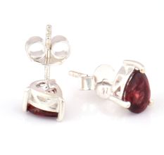 92.5 Sterling Silver Earrings Garnet  Cut StoneStud Earrings