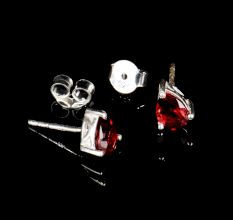 92.5 Sterling Silver Earrings Garnet  Cut StoneStud Earrings