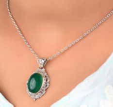 92.5 Sterling Silver Traditional Design Green Onyx Semi Precious Stone Pendant