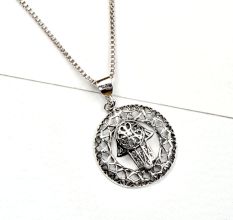 92.5 Sterling silver Pedant Hamsa Hand Of Fatima In Knotted Circular Border