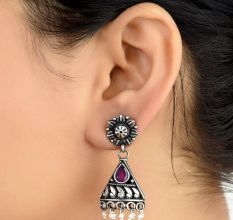 Triangular 92.5 Sterling Silver Earrings With Big Teardrop Amethyst And Pearl Bead Hangings
