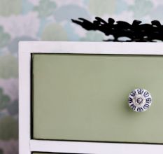 Black & White Ceramic Leaves Floral Knob