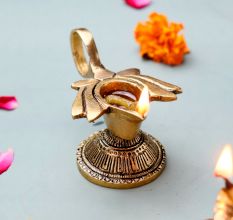 Brass Lotus Shape Oil Lamp On Stand With Handle
