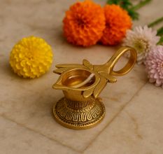 Brass Lotus Shape Oil Lamp On Stand With Handle