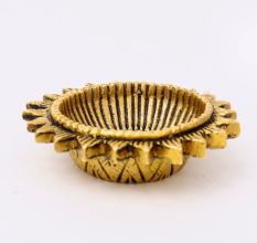 Hand crafted Sunflower Brass Oil Lamp