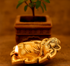 Brass Ganpati On Leaf Ritual Oil Lamp