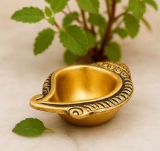Brass Decorative Conch Shaped Oil Lamp