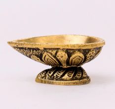 Brass Single Wick Traditional Brass Oil Diya For Mandir