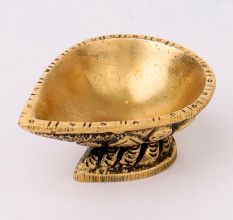 Brass Single Wick Traditional Brass Oil Diya For Mandir