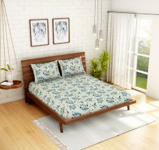 Spaces 104 TC Cotton Double Bed Sheet with 2 Pillow Covers In Blue