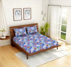 Spaces 104 TC Cotton Double Bed Sheet with 2 Pillow Covers In Blue