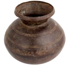 Rustic Engraved Horizontal Lines Water Storage Pot