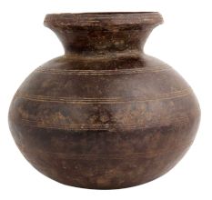 Rustic Engraved Horizontal Lines Water Storage Pot