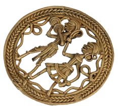 Dainty Decor Ideas Using Circular Brass Cymbal Wielding Couple