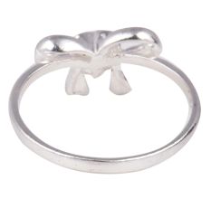 Silver Bow Design Toe Ring With Semi Precious Stone