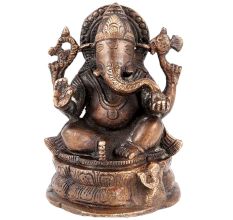 Decorative Ganesha Statue With Intricate Detailing