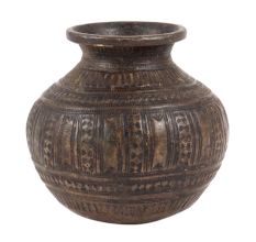 Vintage Special Bronze Pot For Home Decor Projects