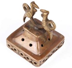 Two Birds Brass Foot Scrubber